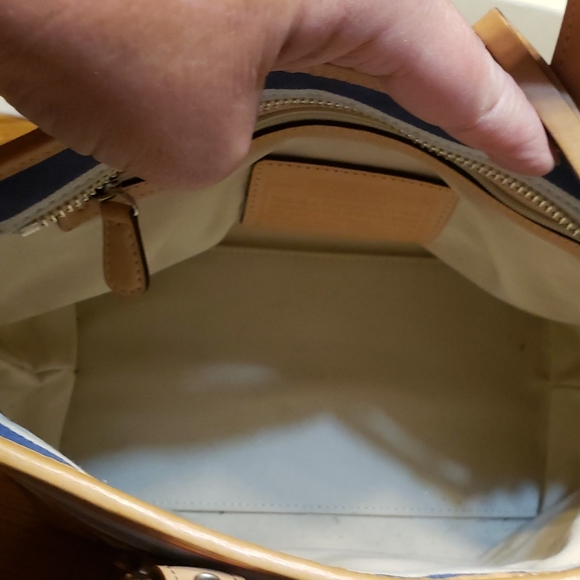 Coach Hamptons Small Striped Tote #7744 (Red, White & Blue) w/Matching Wristlet - Picture 10 of 12